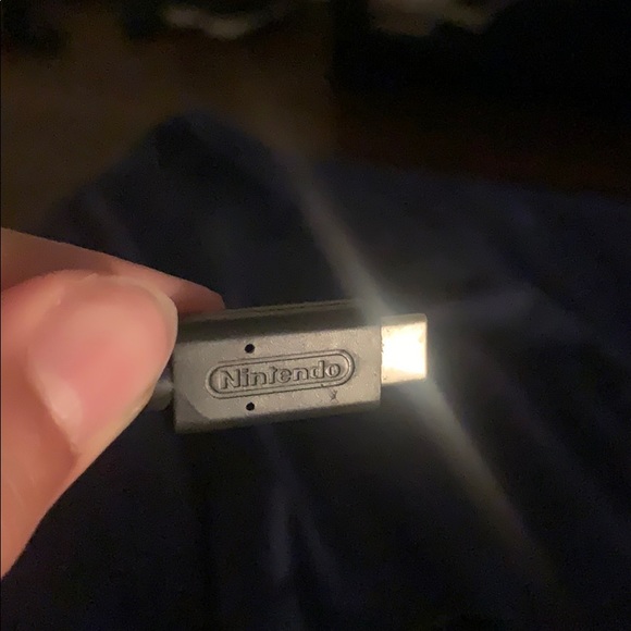Nintendo switch controller and charger - Picture 3 of 4